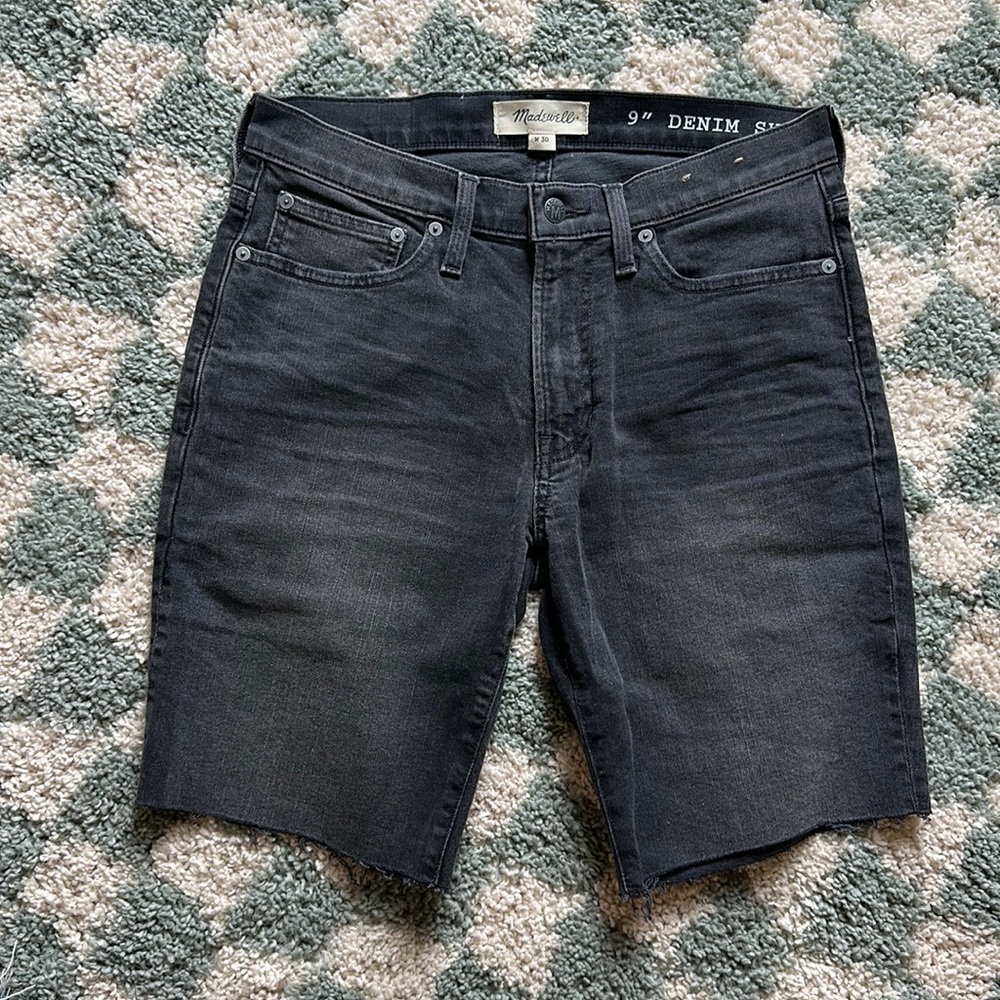Madewell 9” denim shorts in black